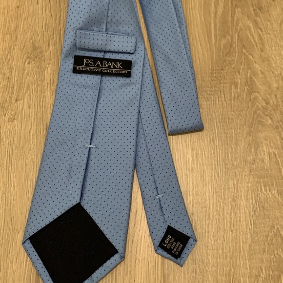 Jos. A. Bank Blue Dotted Necktie - Picture 3 of 4